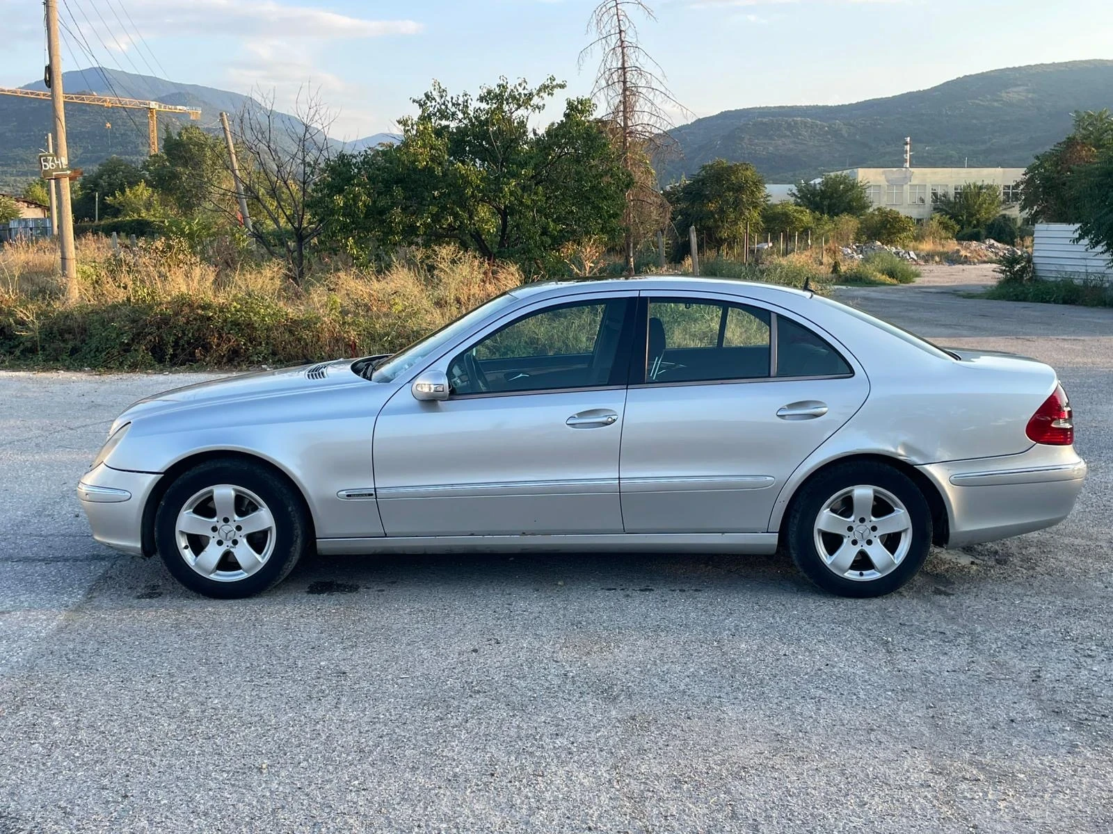 Mercedes-Benz E 320  - изображение 3