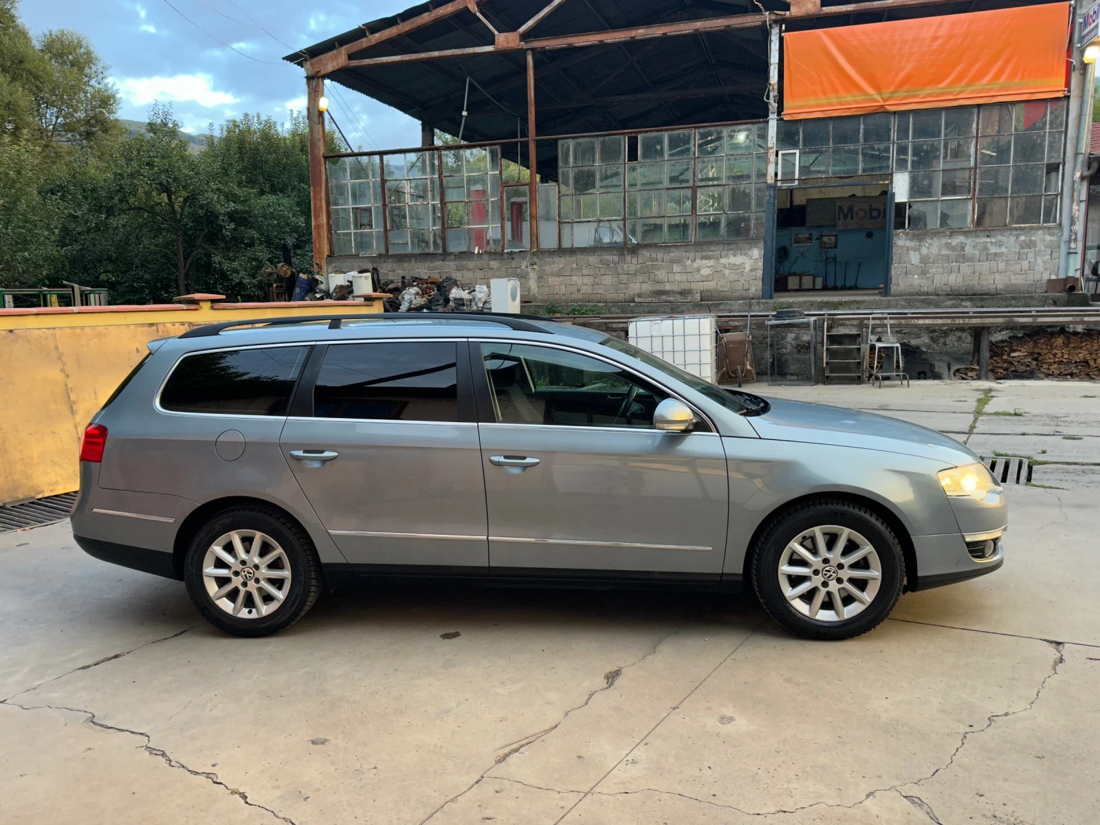 VW Passat 1.9TDI Много Запазен - изображение 7