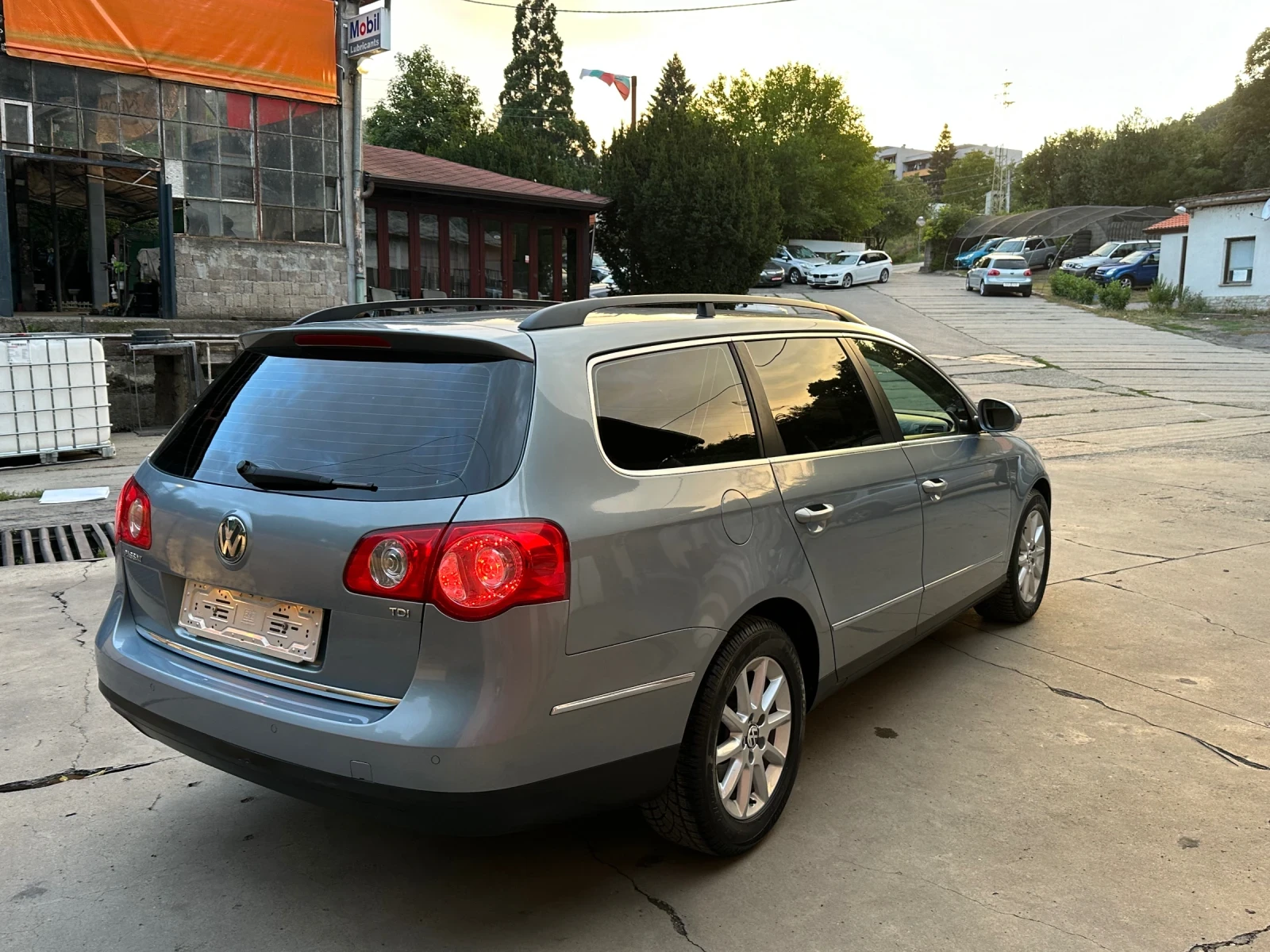 VW Passat 1.9TDI Много Запазен - изображение 6