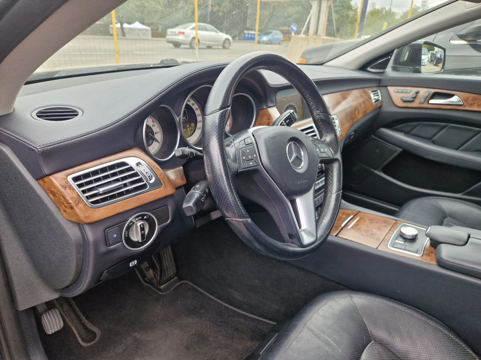 Mercedes-Benz CLS 350 350 AMG ПРУЖИНИ/ЗАДНО/HARMAN/KARDON - изображение 10