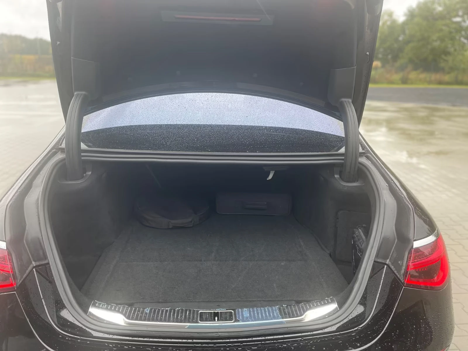 Mercedes-Benz S 580 e/AMG/510HP/NIGHT-P./LONG/HUD/PANO/360/ACC/826f - изображение 7