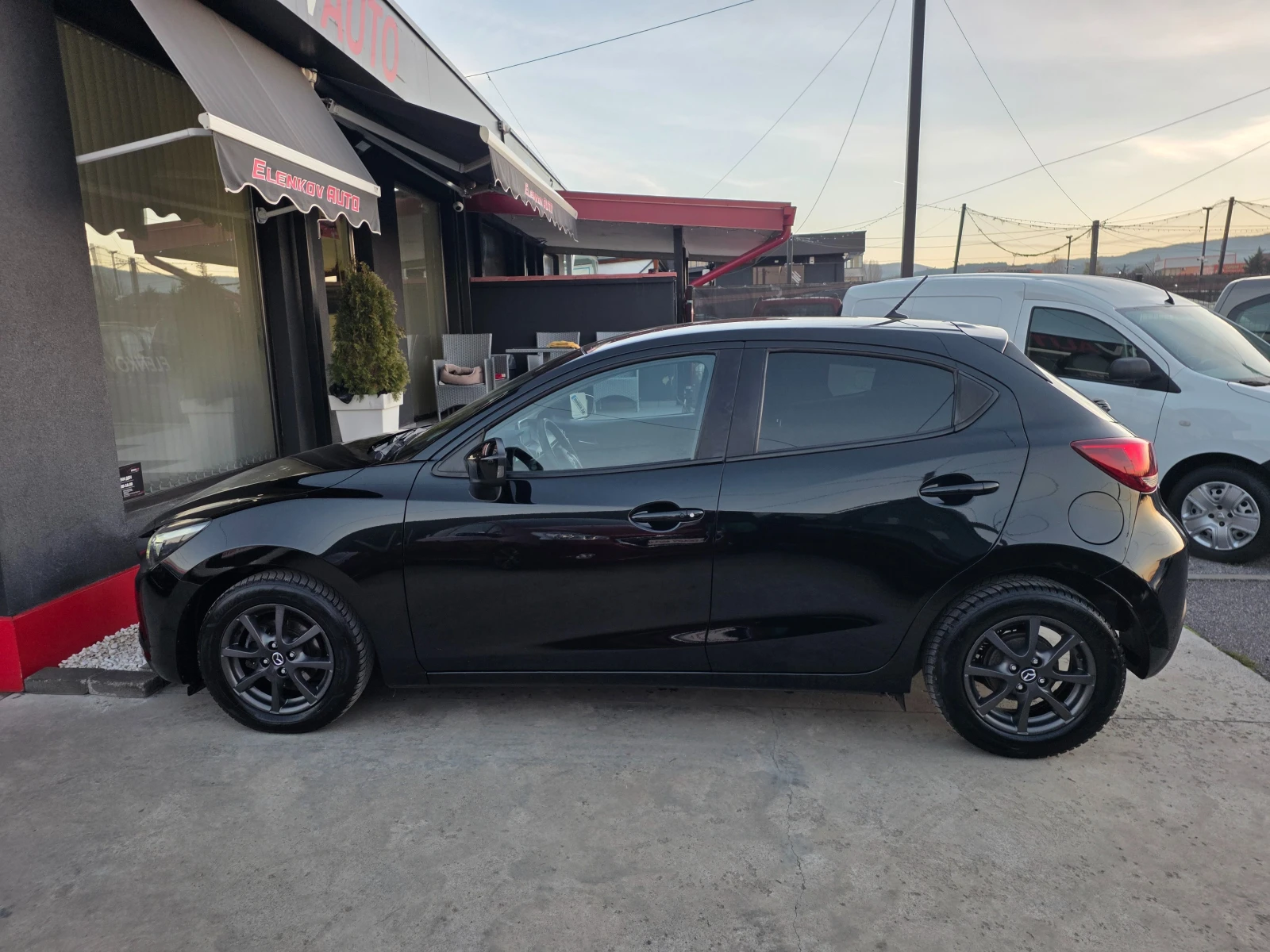 Mazda 2 1.5I-116к.с SKYACTIV-G Revolution-ШВЕЙЦАРИЯ - изображение 4