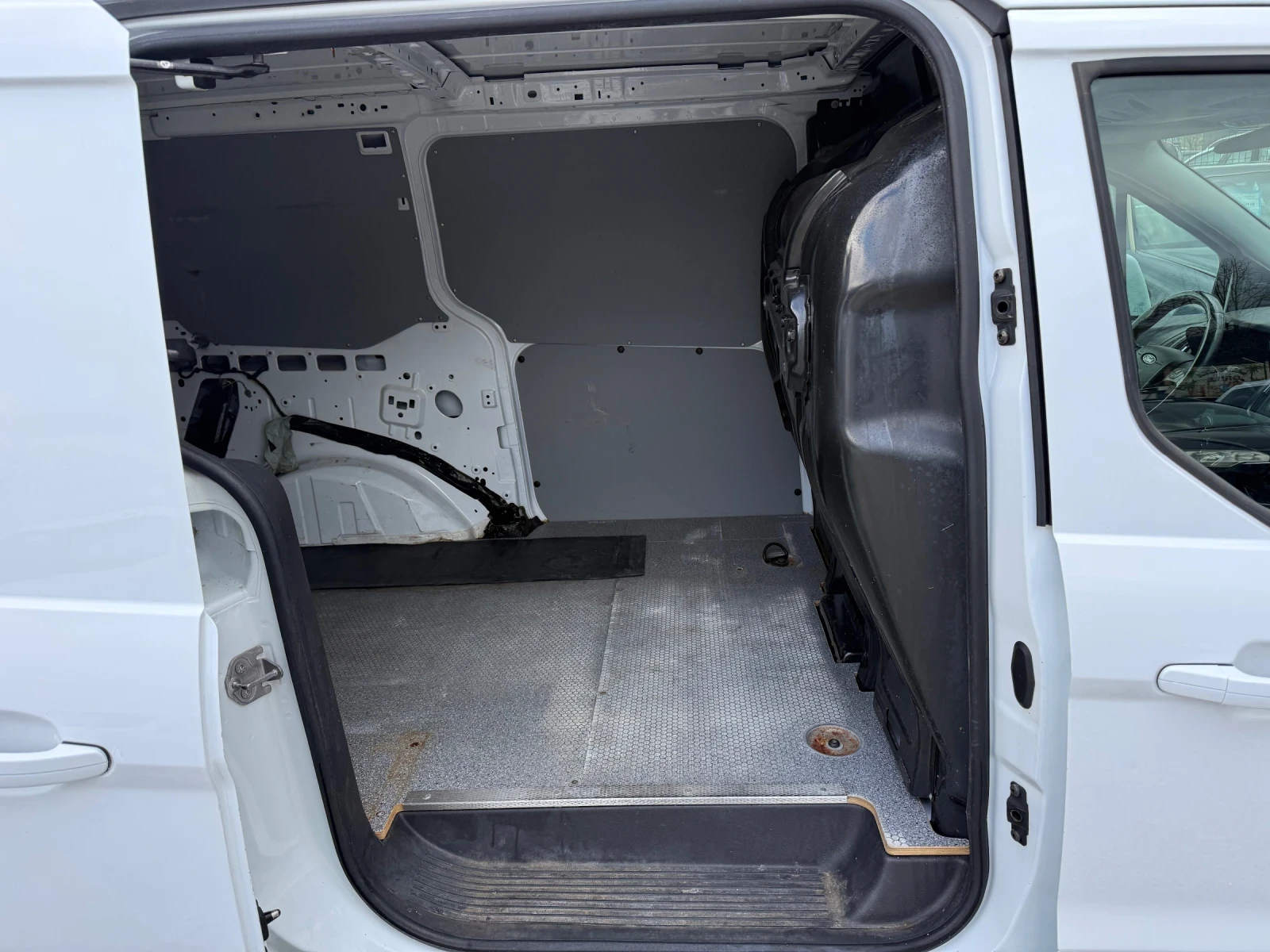 Ford Connect 1.5TDCI LONG, снимка 11 - Автомобили и джипове - 54030864