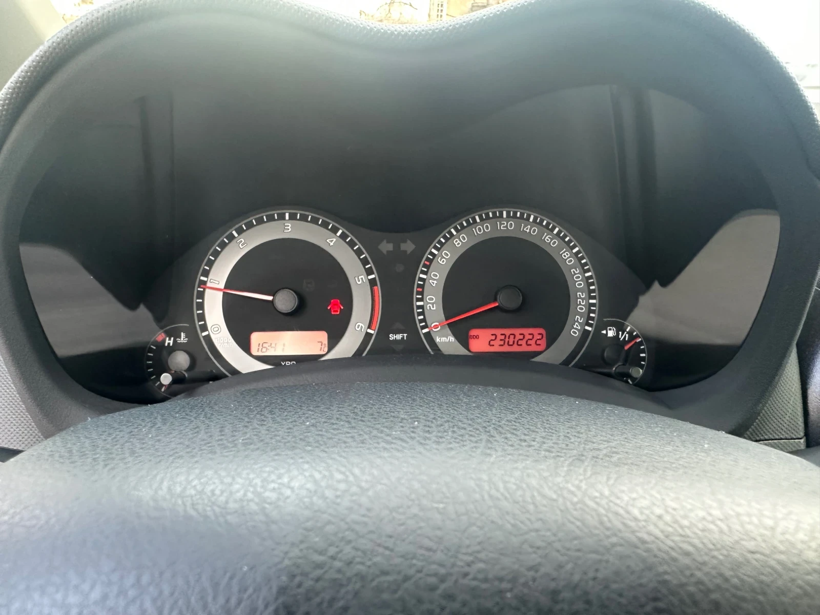 Toyota Auris, снимка 8 - Автомобили и джипове - 54089246