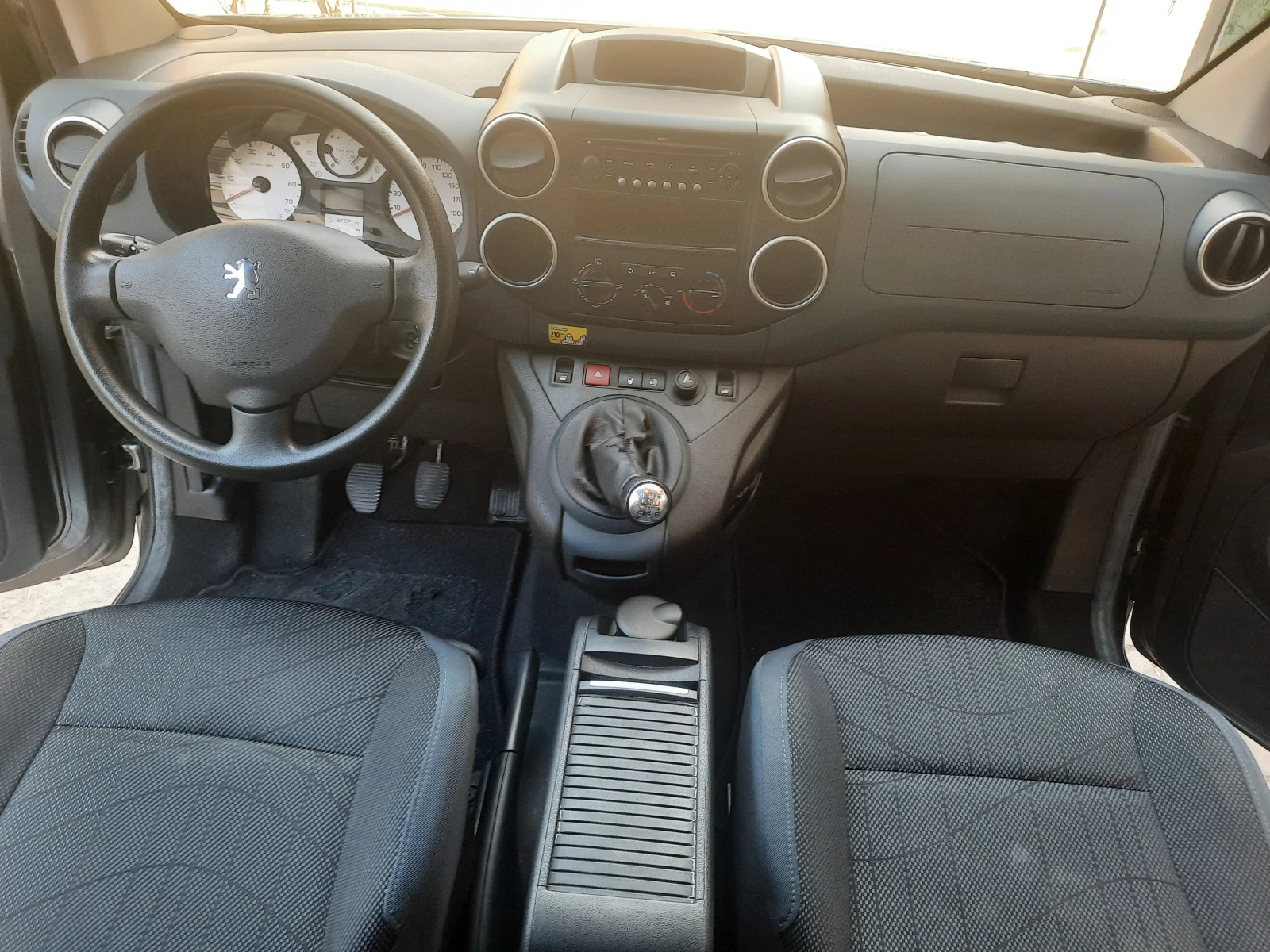 Peugeot Partner Tepee, снимка 12 - Автомобили и джипове - 54487082