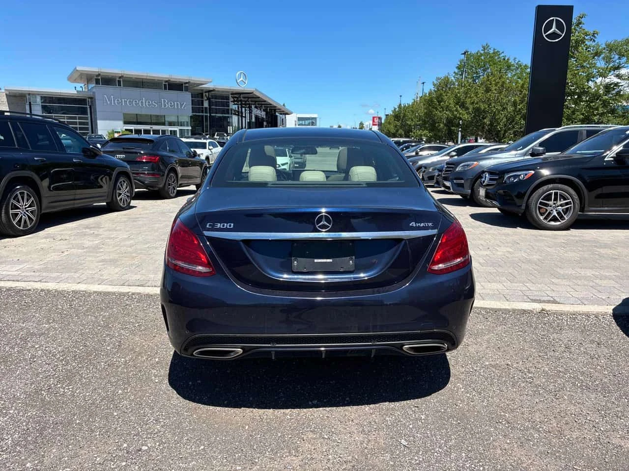 Mercedes-Benz C 300 ПОДГРЕВИ * ПАНО * KEYLESS * CARFAX * АВТОКРЕДИТ, снимка 4 - Автомобили и джипове - 55015474