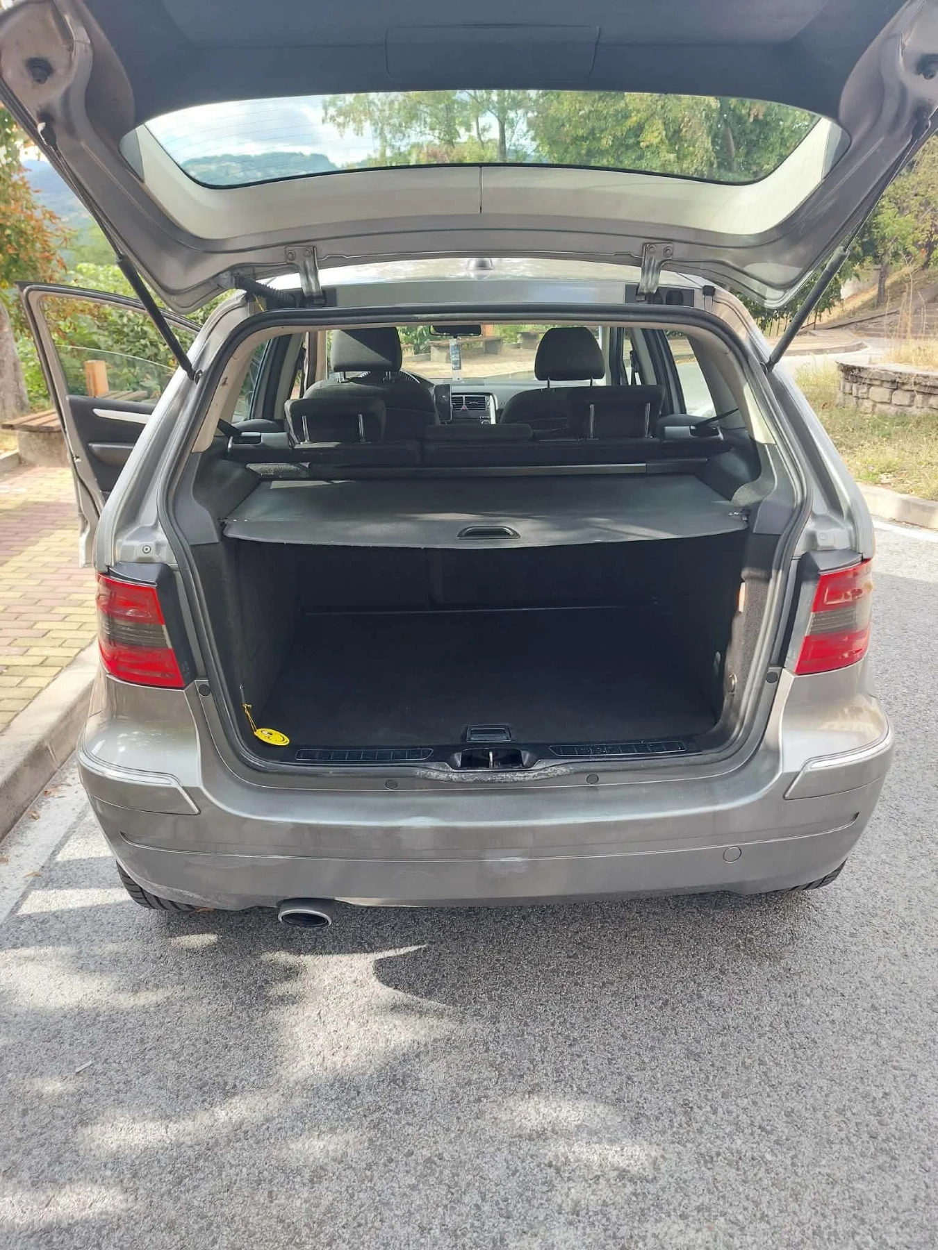 Mercedes-Benz B 180, снимка 11 - Автомобили и джипове - 56328071