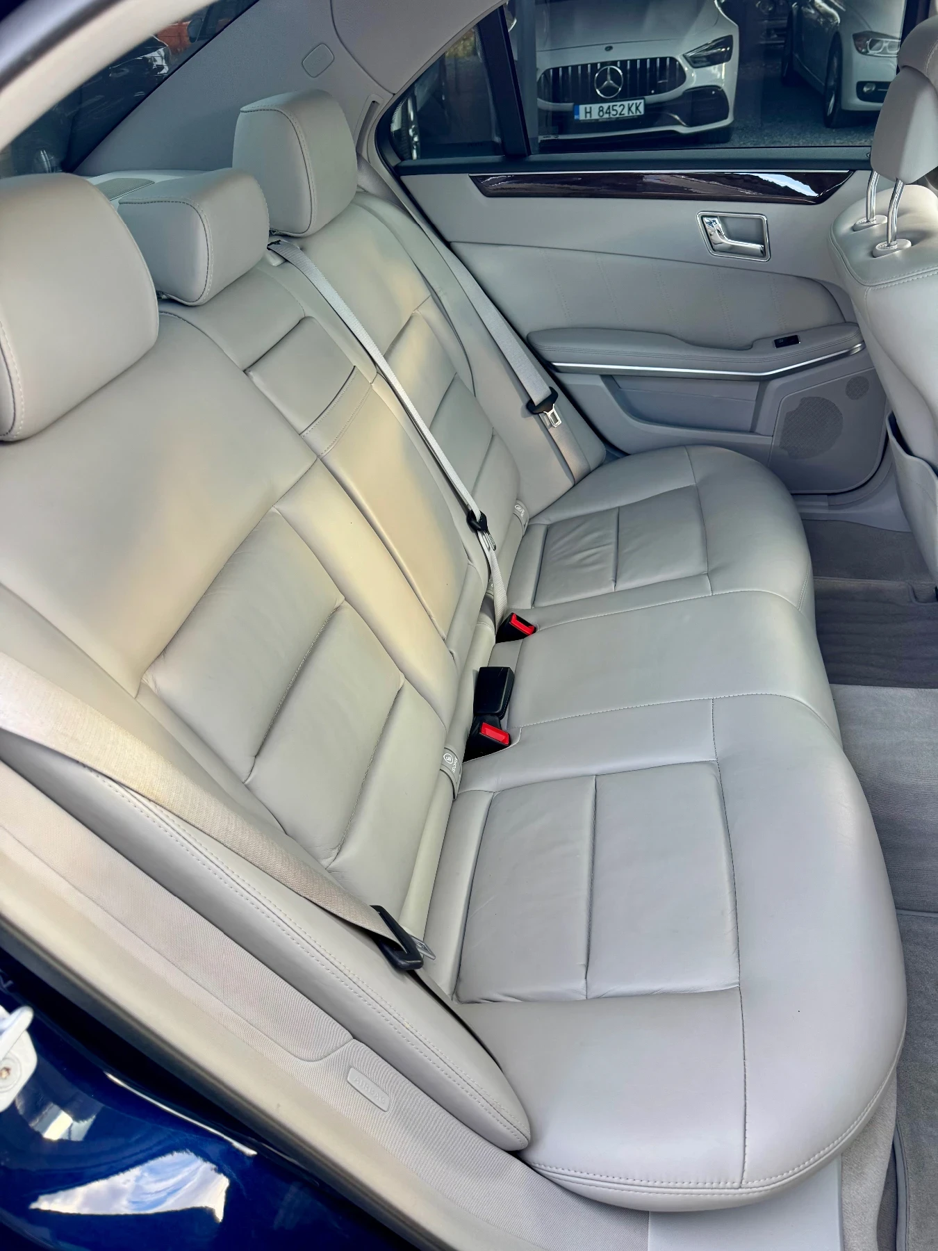 Mercedes-Benz E 350, снимка 13 - Автомобили и джипове - 56595486