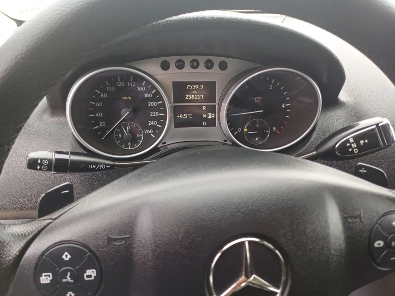 Mercedes-Benz ML 320 3.2 CDI * НА ПРОЖИНИ* , снимка 10 - Автомобили и джипове - 49314265