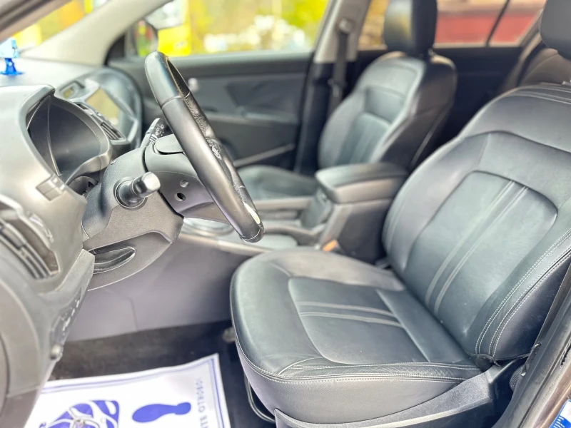 Kia Sportage 2.0CRDi Автоматик* Навигация* Камера, снимка 11 - Автомобили и джипове - 52495389