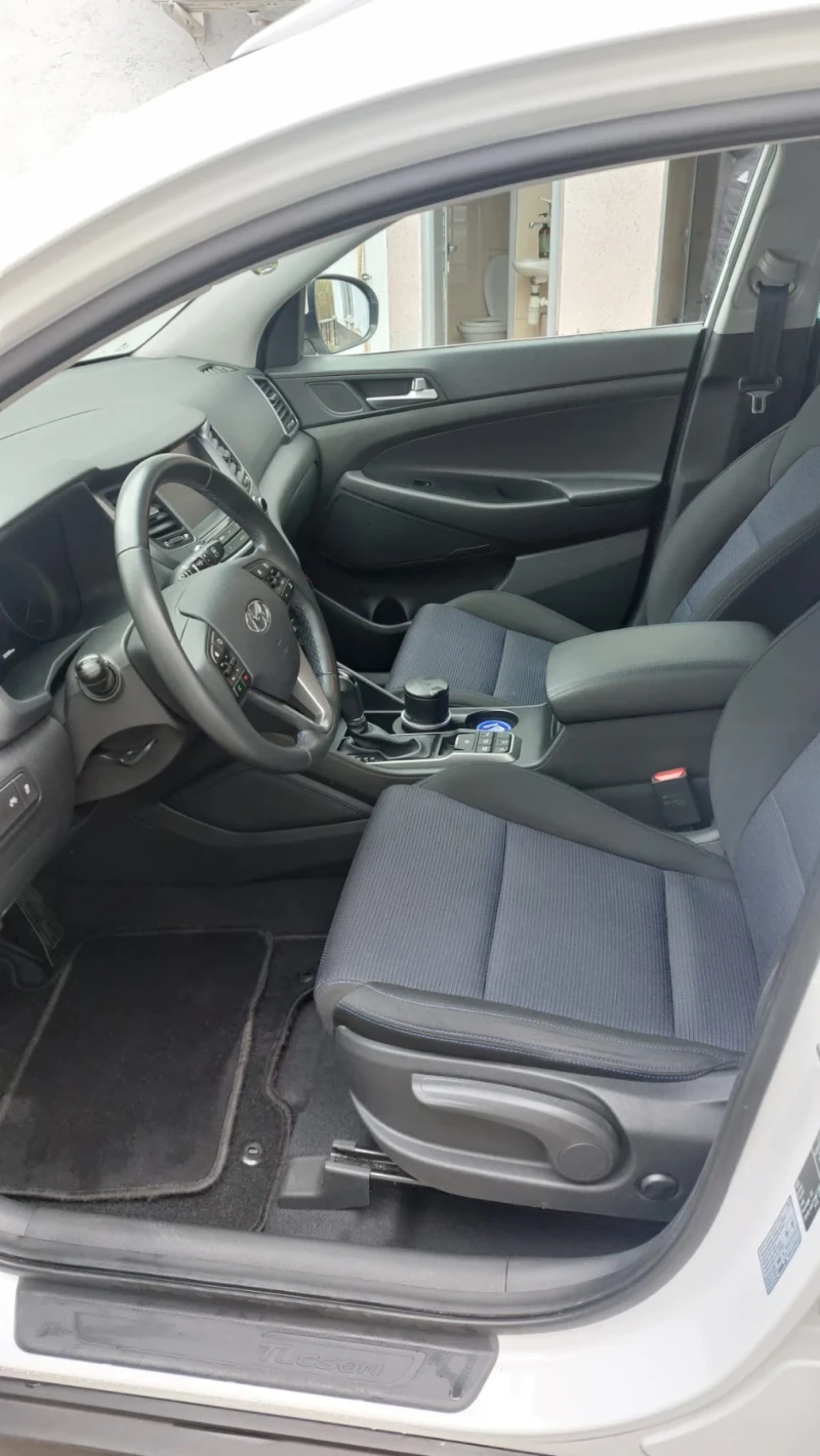 Hyundai Tucson, снимка 12 - Автомобили и джипове - 52898640