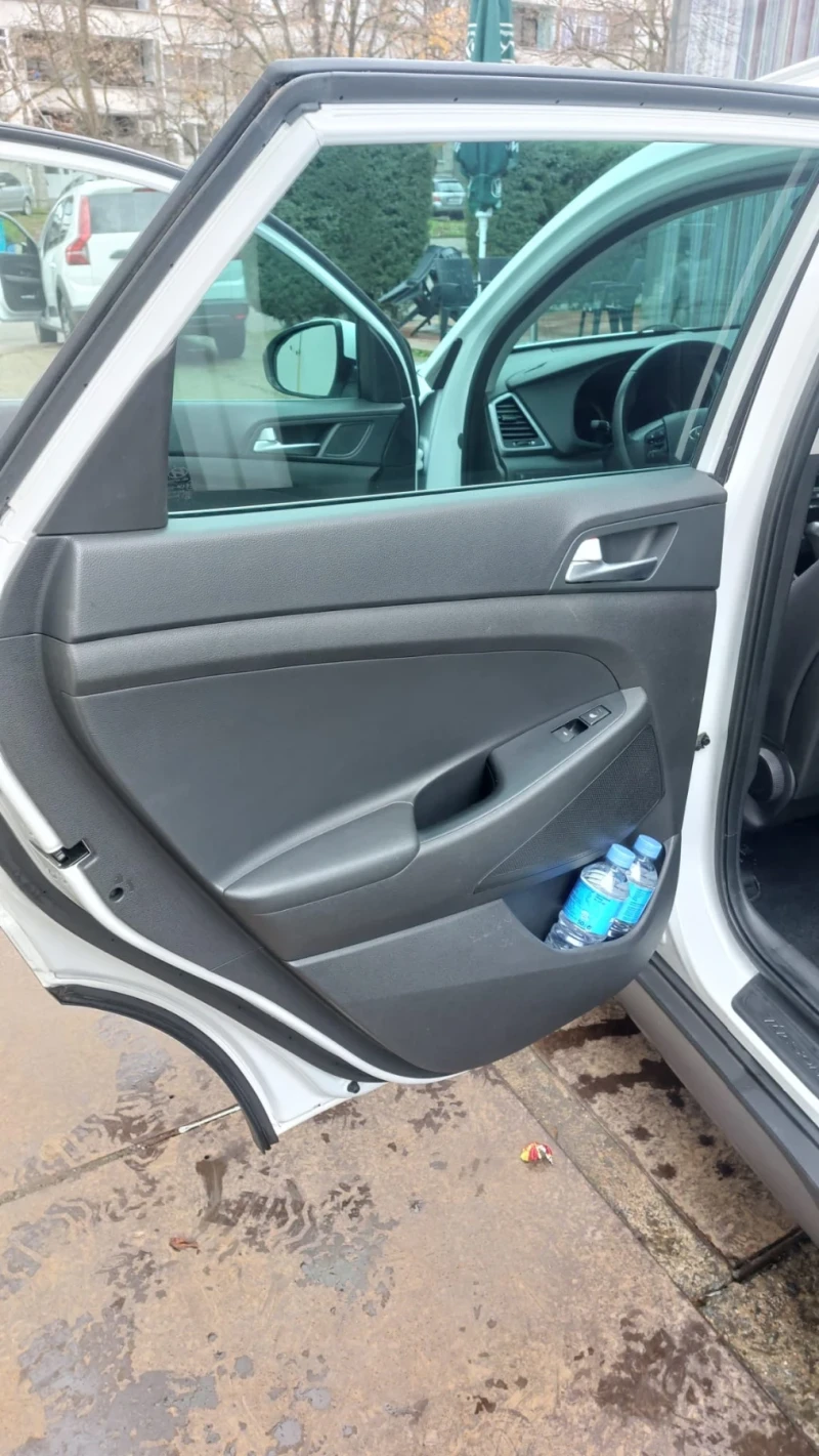 Hyundai Tucson, снимка 11 - Автомобили и джипове - 52898640