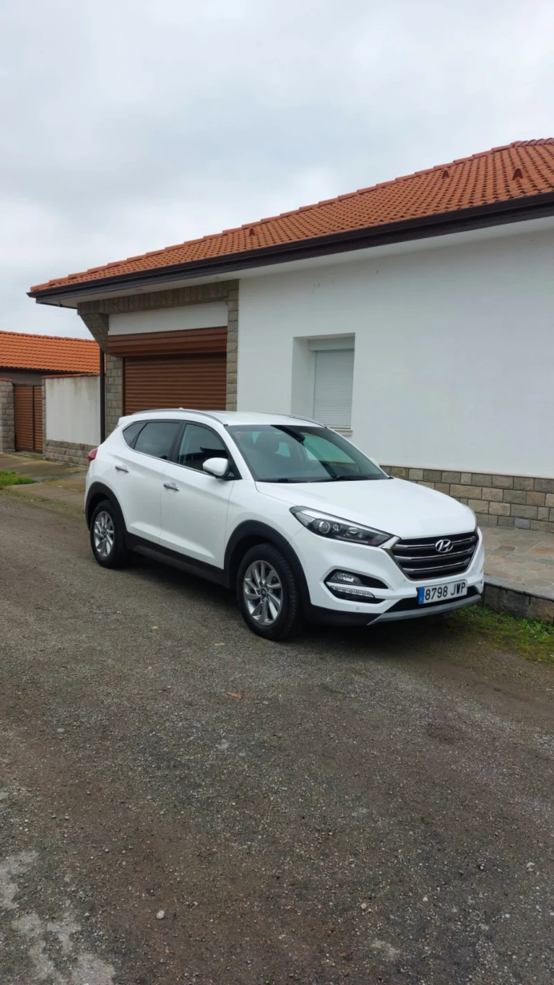 Hyundai Tucson, снимка 17 - Автомобили и джипове - 52898640