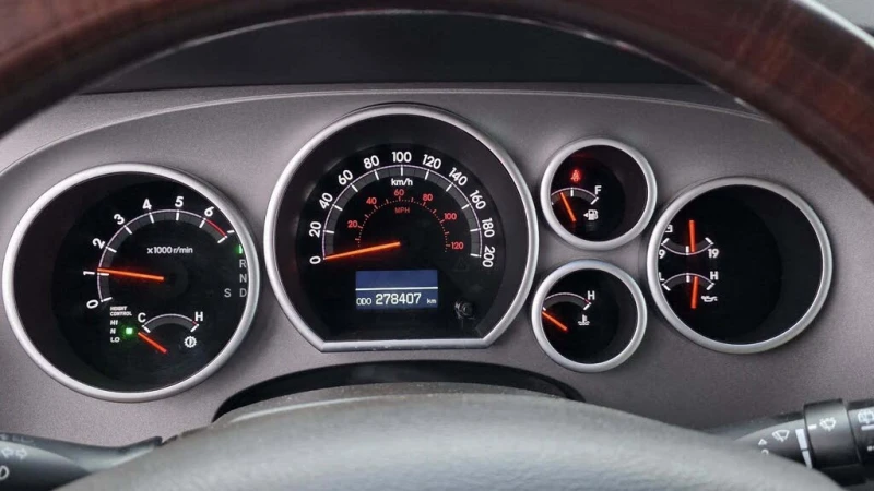 Toyota Sequoia PLATINUM* V8* КОЖА* ПОДГРЕВ* КАМЕРА* JBL, снимка 4 - Автомобили и джипове - 53324673