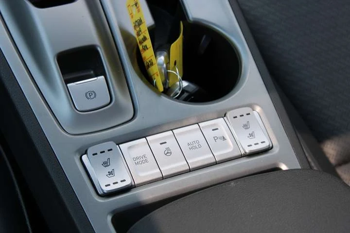 Hyundai Kona ULTIMATE NO ACCIDENT HUD VENTED SEATS, снимка 14 - Автомобили и джипове - 53780260