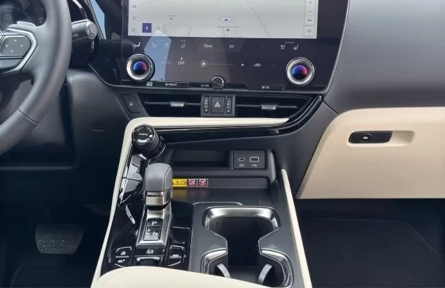 Lexus NX 350h EXECUTIVE 2.5/243 HP/FWD/CAM/NAVI/318h, снимка 15 - Автомобили и джипове - 55503532