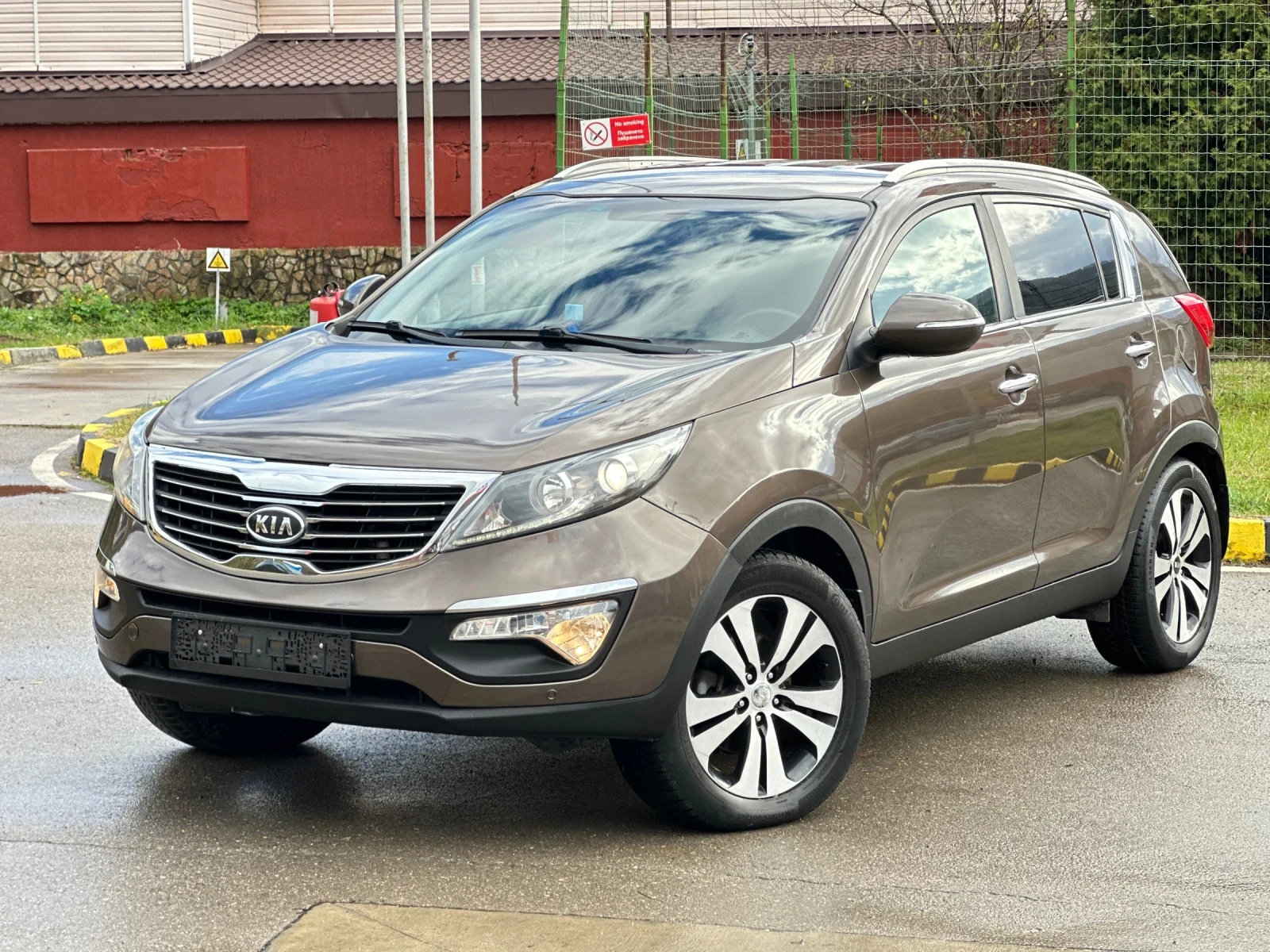 Kia Sportage 2.0CRDi Автоматик* Навигация* Камера, снимка 1