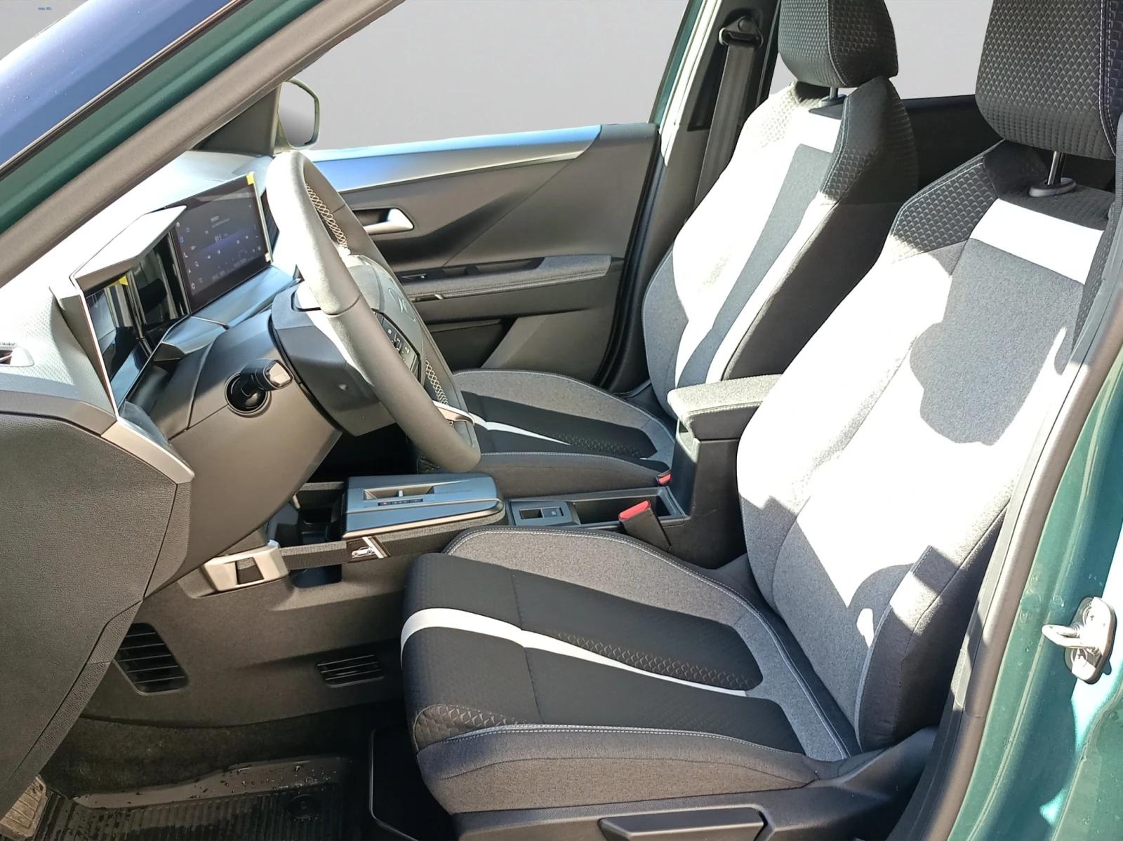 Opel Frontera GS 48V Hybrid 110kW/145Hp MY25 - изображение 10