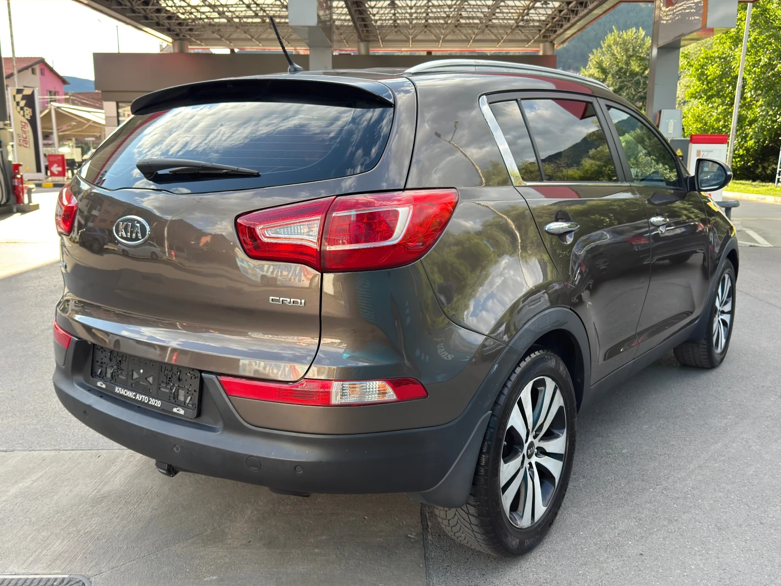 Kia Sportage 2.0CRDi Автоматик* Навигация* Камера, снимка 6 - Автомобили и джипове - 52495389