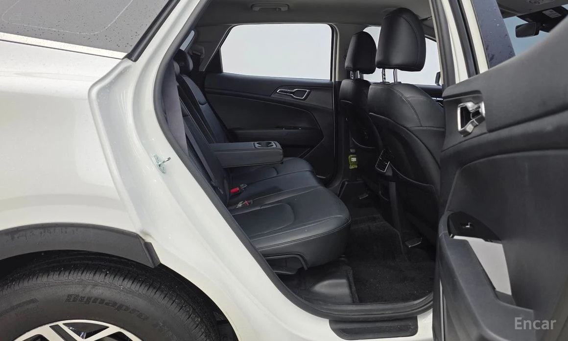 Kia Sportage, снимка 12 - Автомобили и джипове - 54372414