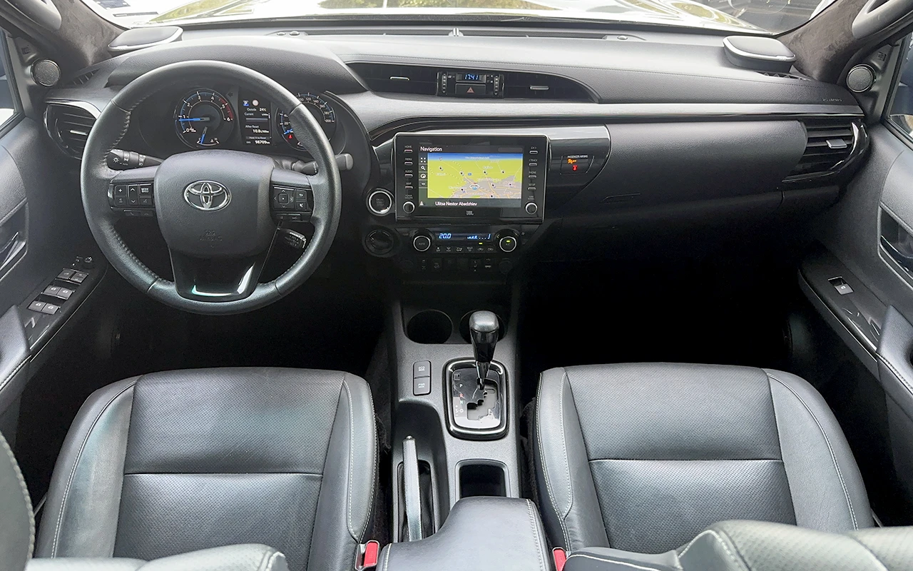 Toyota Hilux 2.8D, снимка 5 - Автомобили и джипове - 54428672