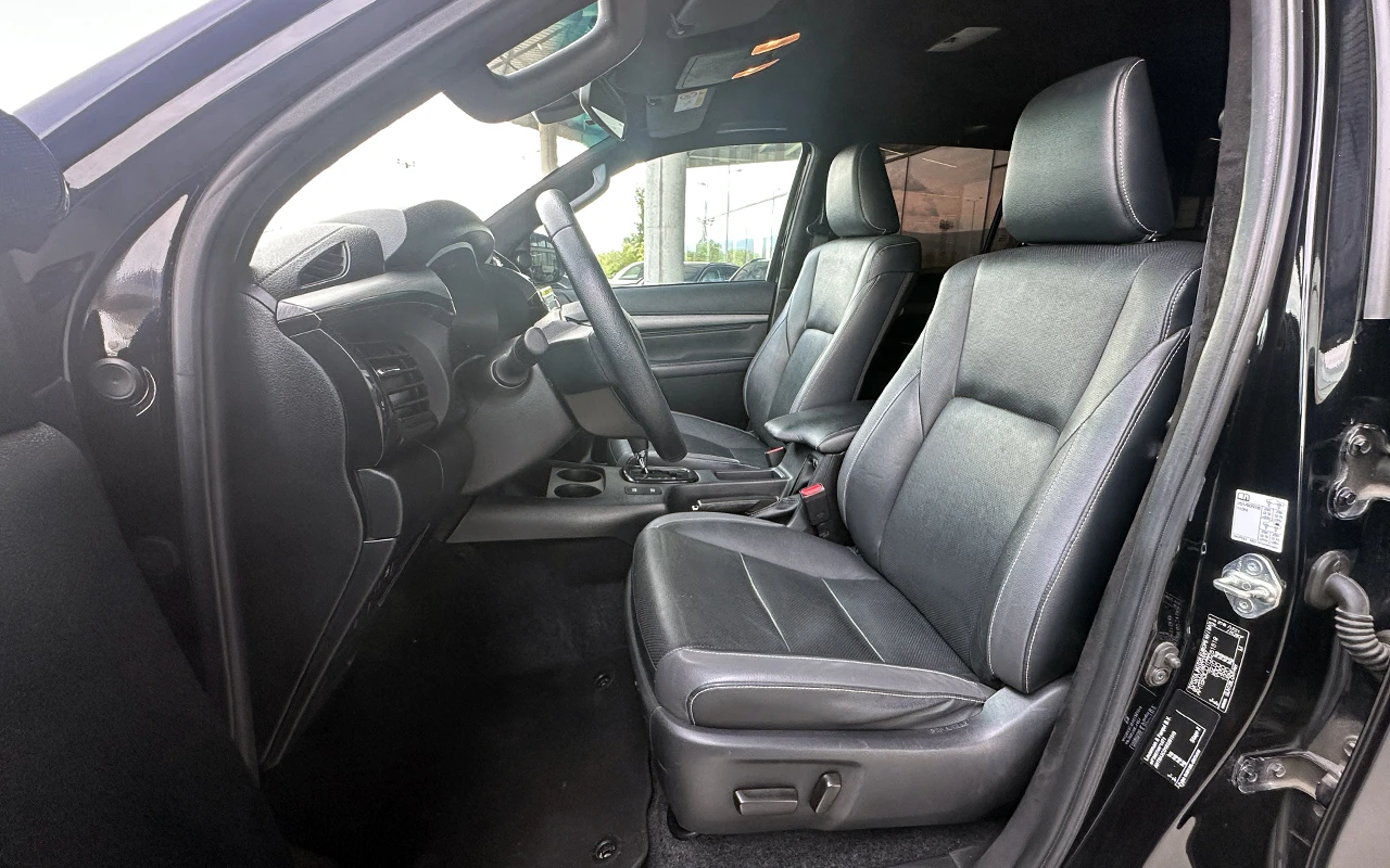 Toyota Hilux 2.8D, снимка 6 - Автомобили и джипове - 54428672