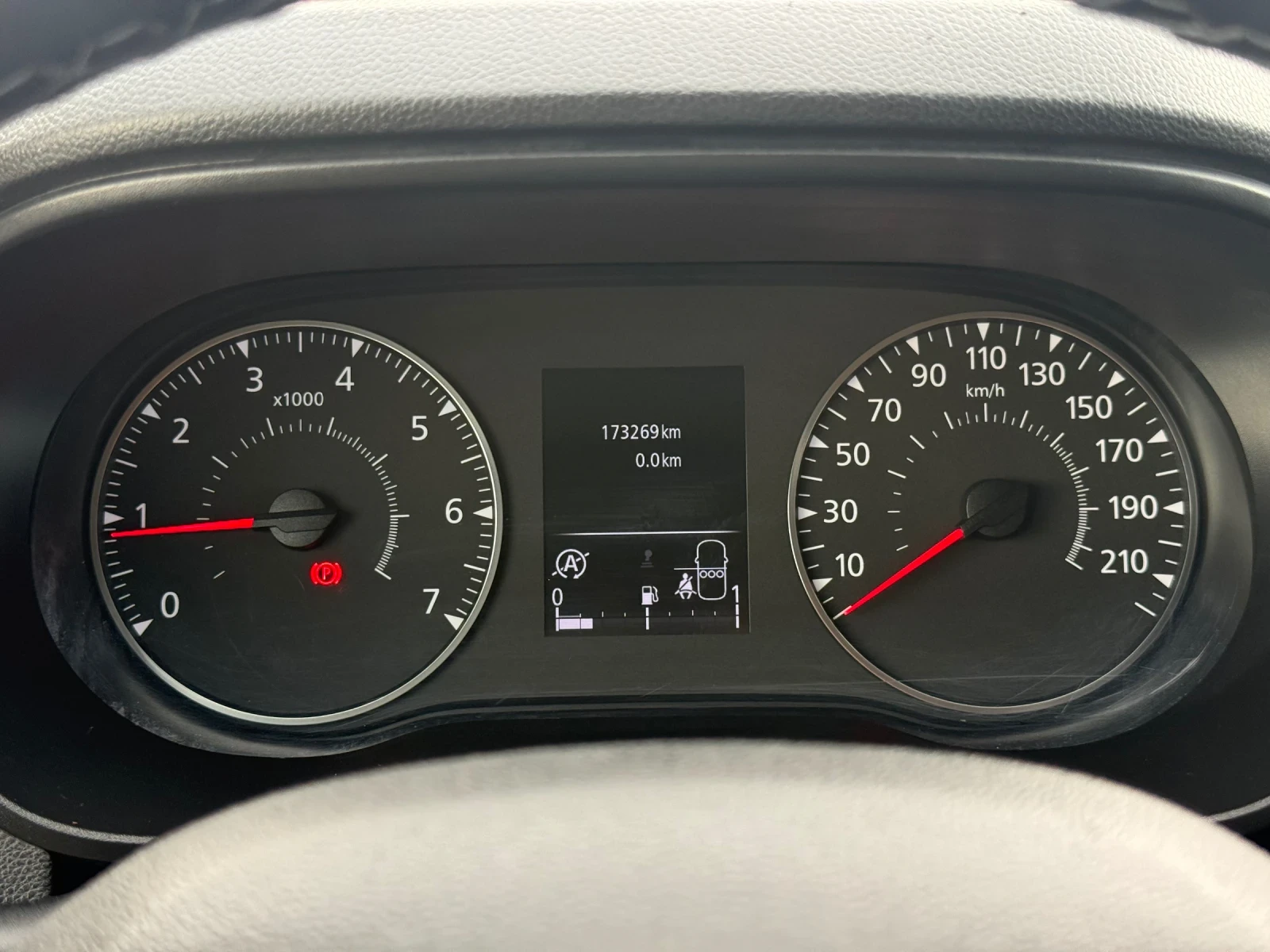 Dacia Duster 1.5DCI* FACELIFT* PRESTIGE* KEYLESS* CAMERA* , снимка 12 - Автомобили и джипове - 54868980