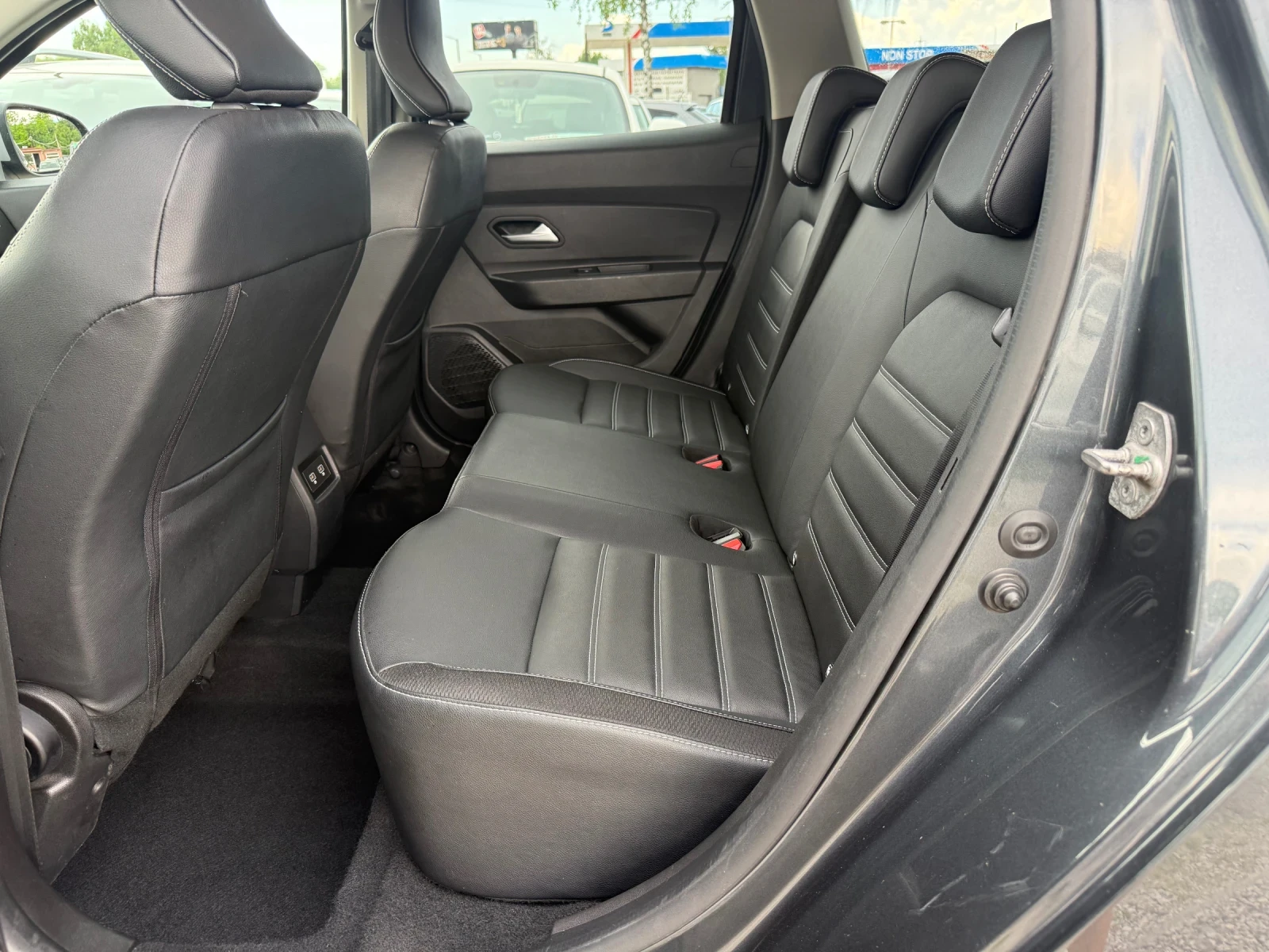 Dacia Duster 1.5DCI* FACELIFT* PRESTIGE* KEYLESS* CAMERA* , снимка 16 - Автомобили и джипове - 54868980