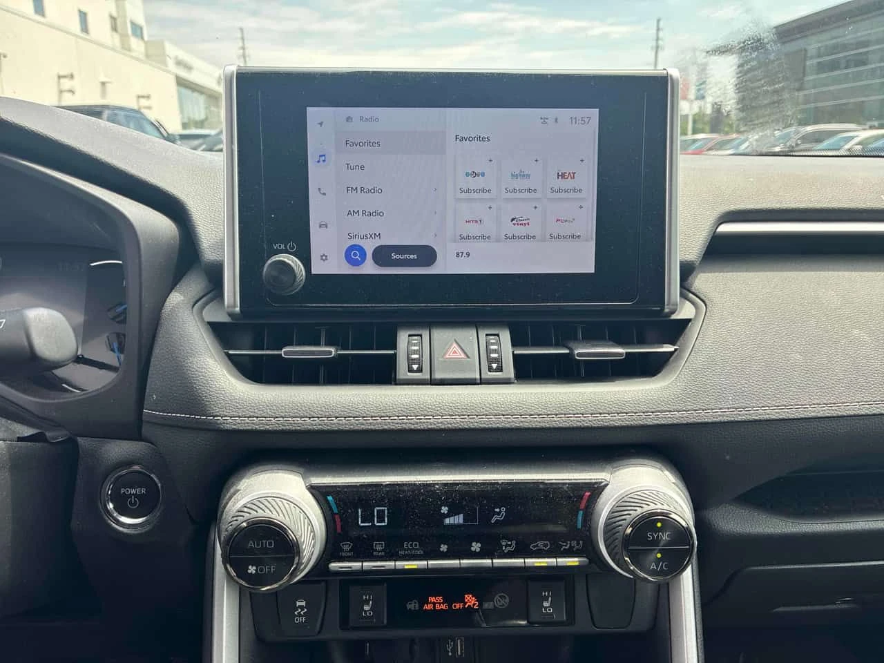Toyota Rav4 * Hybrid XLE * CARFAX * ОТ ПРЕДСТАВИТЕЛСТВО, снимка 8 - Автомобили и джипове - 54881177