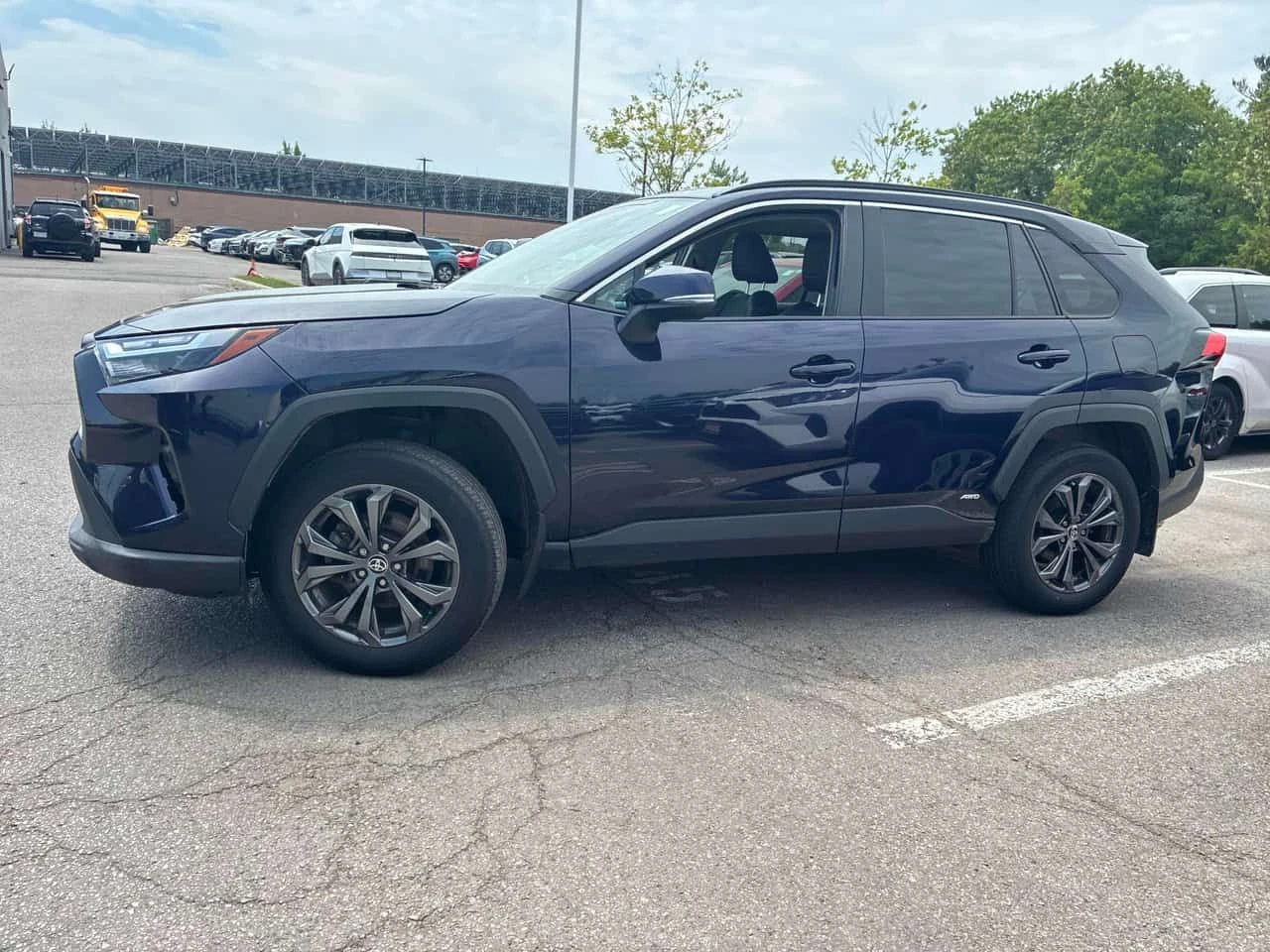 Toyota Rav4 * Hybrid XLE * CARFAX * ОТ ПРЕДСТАВИТЕЛСТВО, снимка 2 - Автомобили и джипове - 54881177