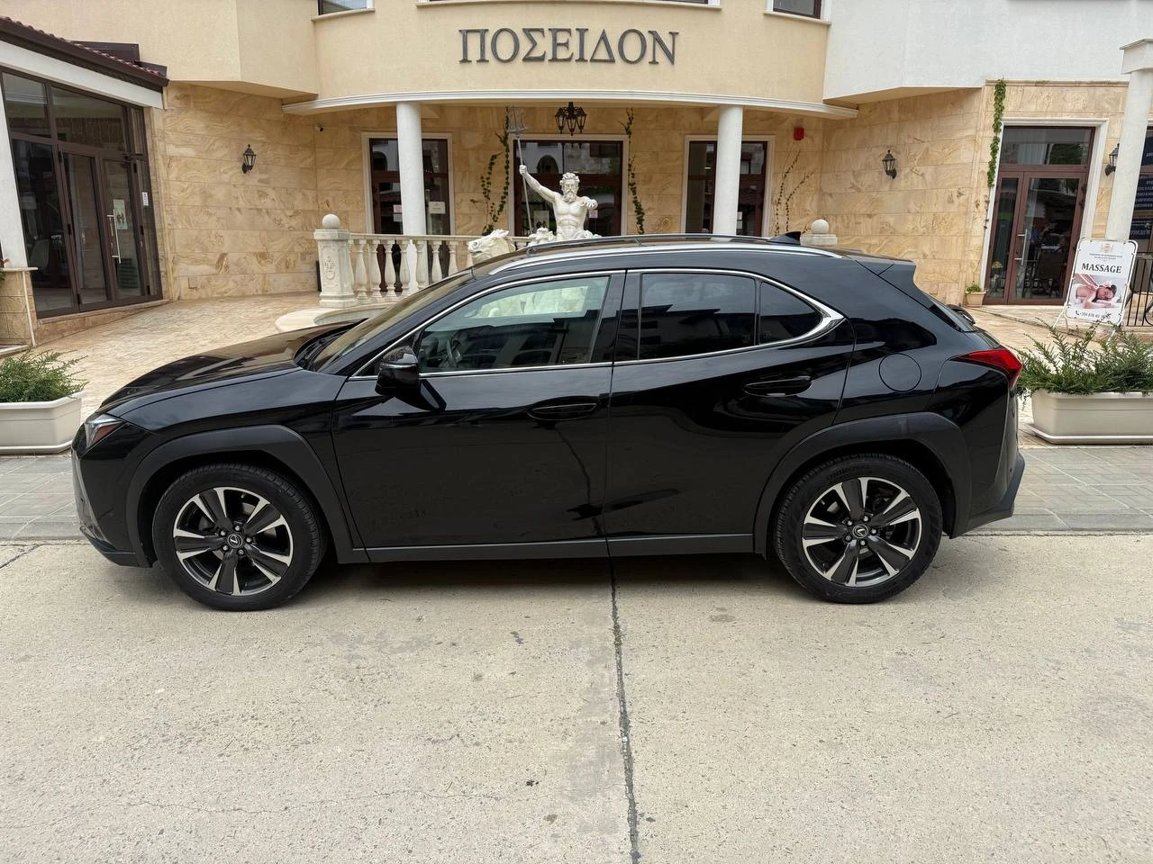 Lexus UX 200, снимка 4 - Автомобили и джипове - 54976962