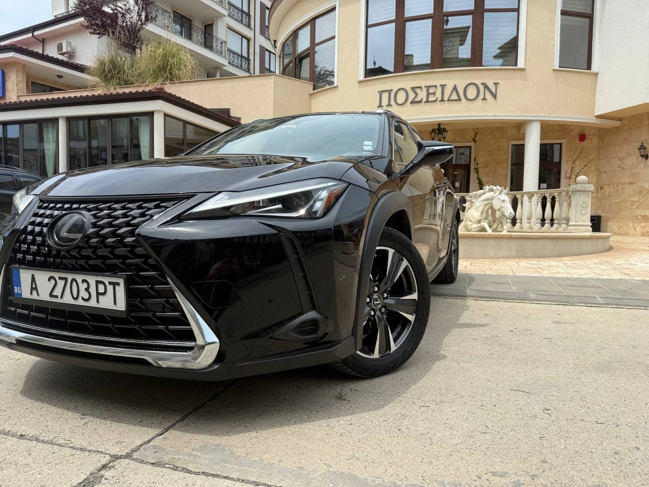 Lexus UX 200, снимка 2 - Автомобили и джипове - 54976962