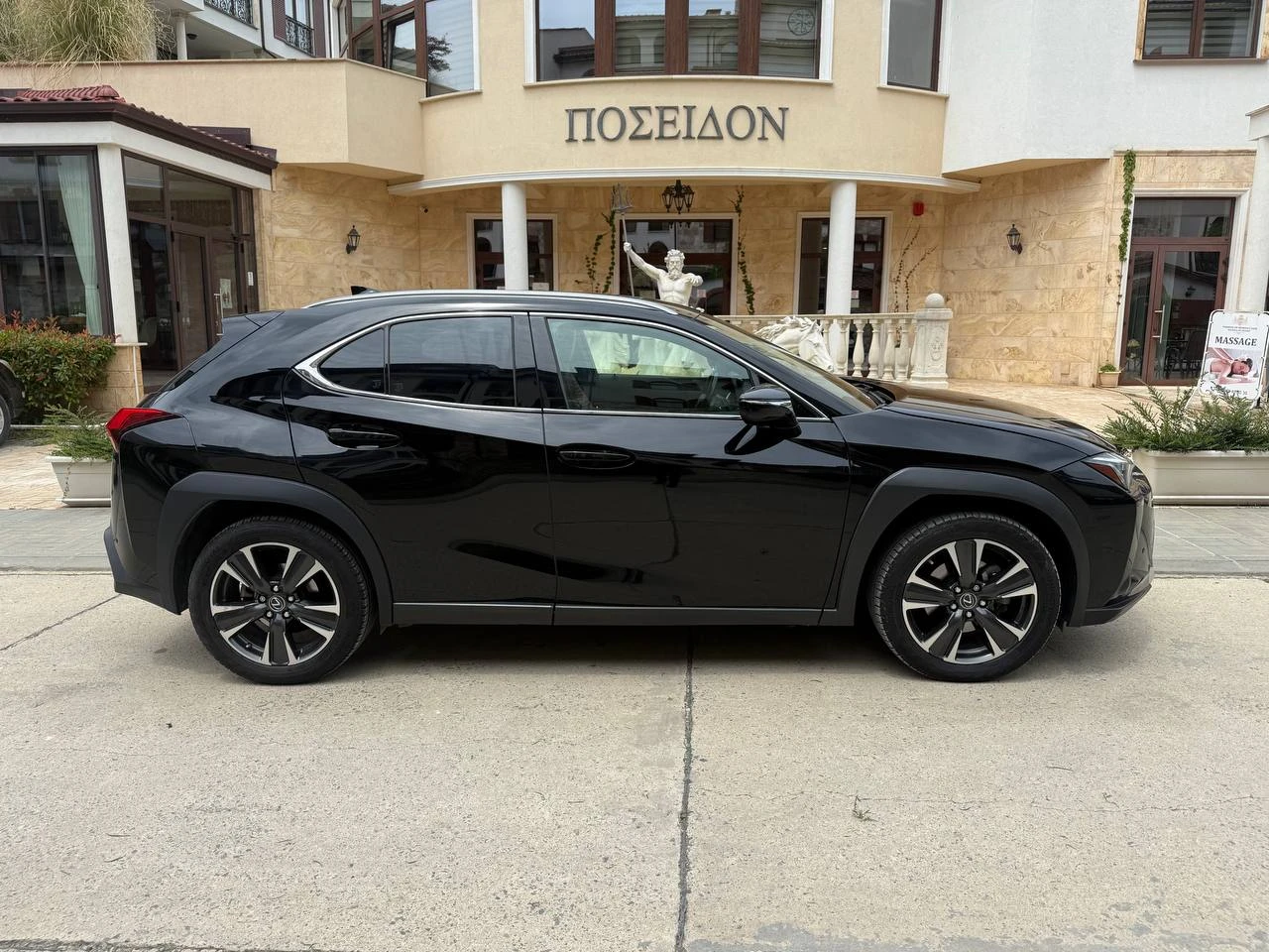 Lexus UX 200, снимка 3 - Автомобили и джипове - 54976962