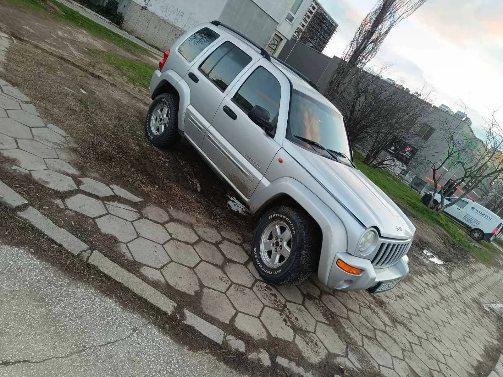 Jeep Cherokee 2.5, снимка 2 - Автомобили и джипове - 55015186