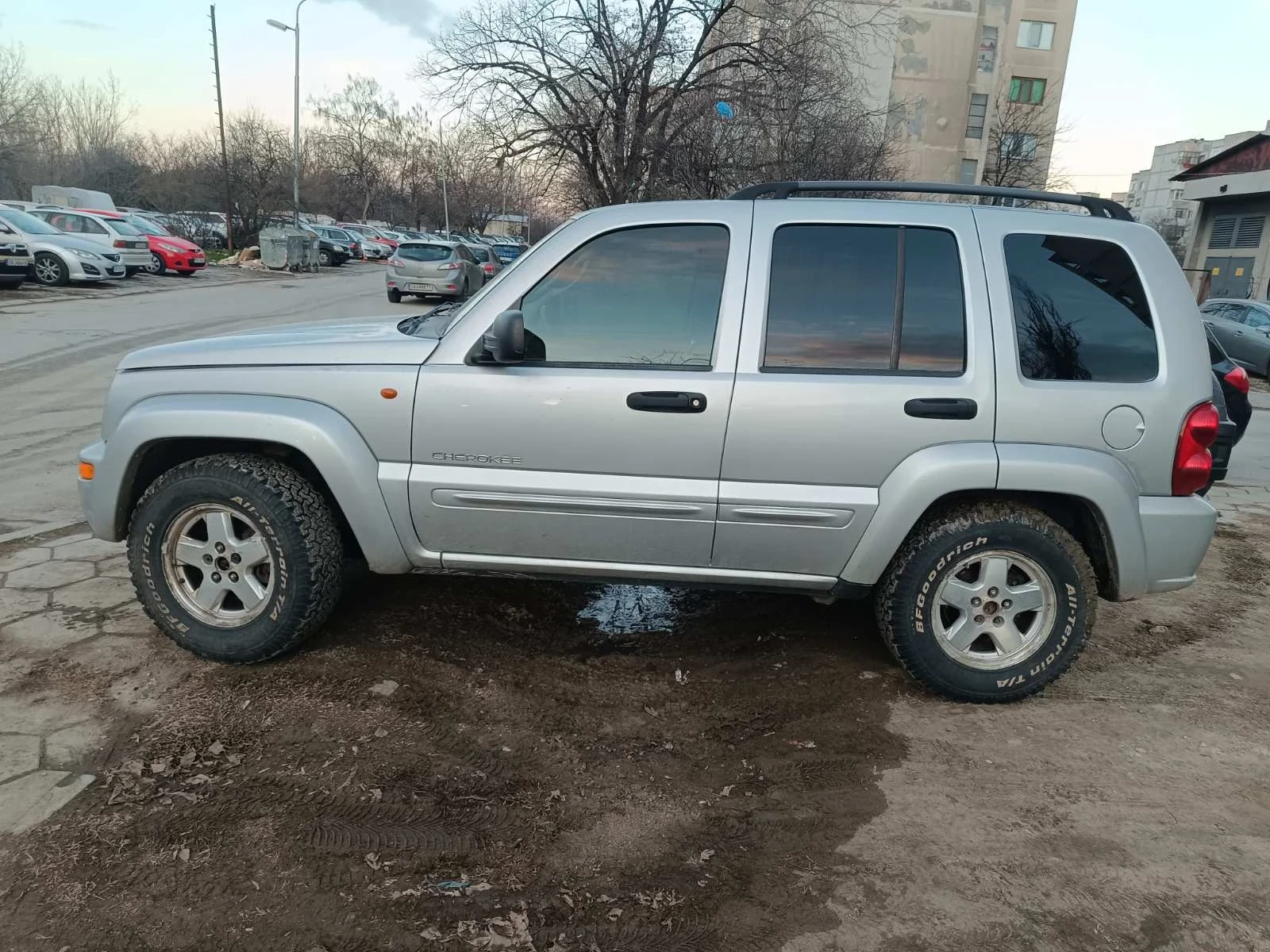 Jeep Cherokee 2.5, снимка 3 - Автомобили и джипове - 55015186
