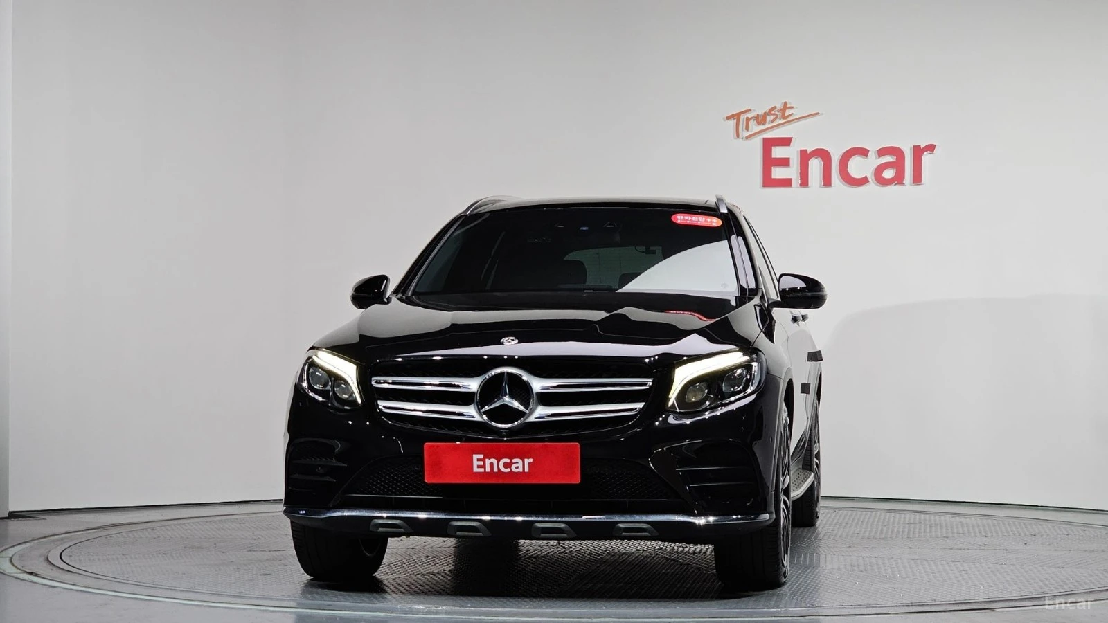 Mercedes-Benz GLC 300 4MATIC/AMG-LINE/DRIVE-ASSISTS/PANOROOF, снимка 2 - Автомобили и джипове - 55624867