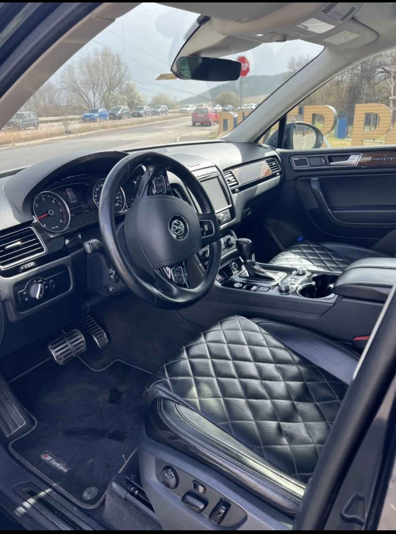 VW Touareg 3.0 TDI Executive edition | FULL, снимка 8 - Автомобили и джипове - 56718567