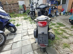 Aprilia Scarabeo 125ie става за А1 много лек пъргав и икономичен., снимка 6