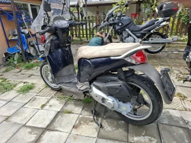 Aprilia Scarabeo 125ie става за А1 много лек пъргав и икономичен. | Auto.bg — изображение 7