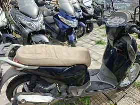 Aprilia Scarabeo 125ie става за А1 много лек пъргав и икономичен. | Auto.bg — изображение 2