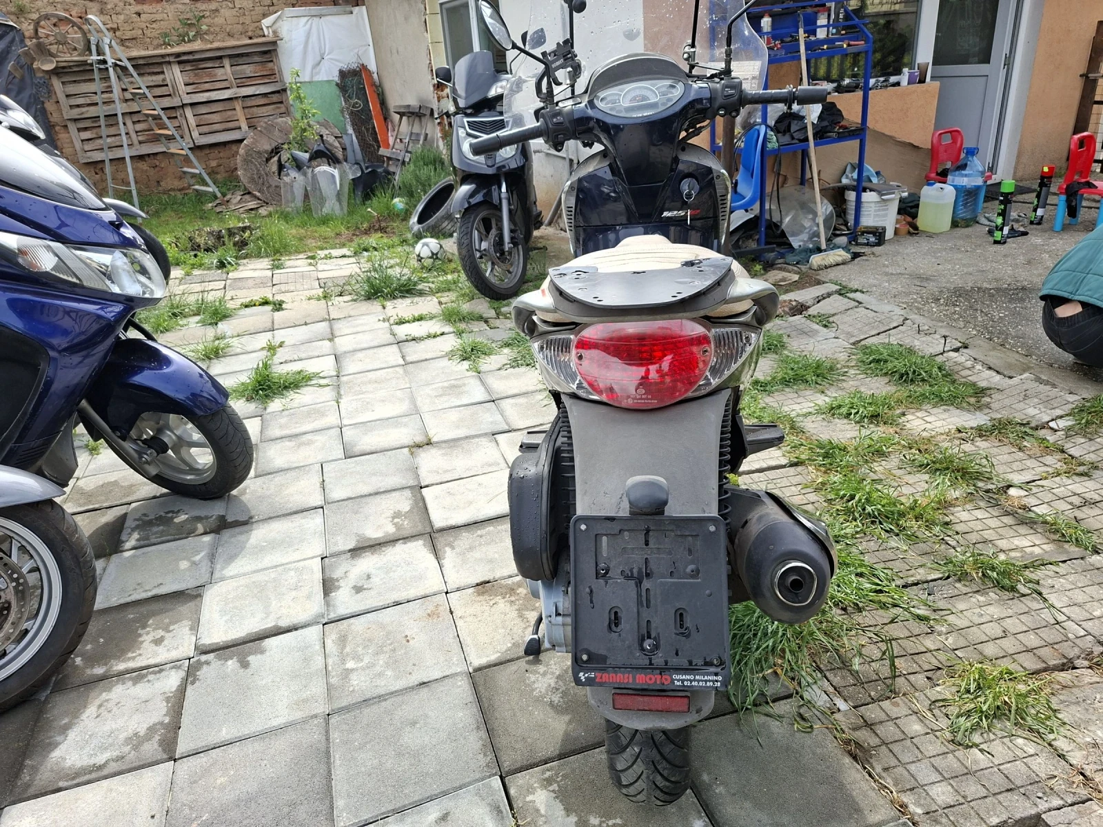 Aprilia Scarabeo 125ie става за А1 много лек пъргав и икономичен., снимка 6 - Мотоциклети и мототехника - 54771771