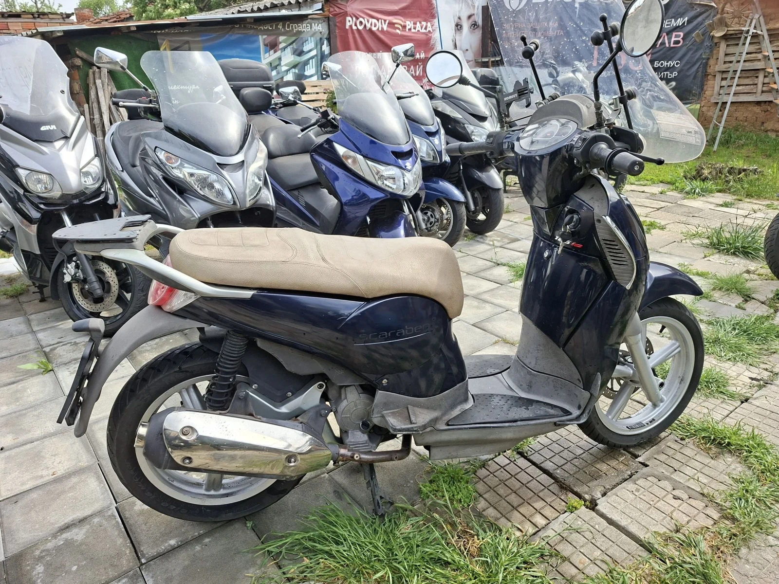 Aprilia Scarabeo 125ie става за А1 много лек пъргав и икономичен., снимка 5 - Мотоциклети и мототехника - 54771771
