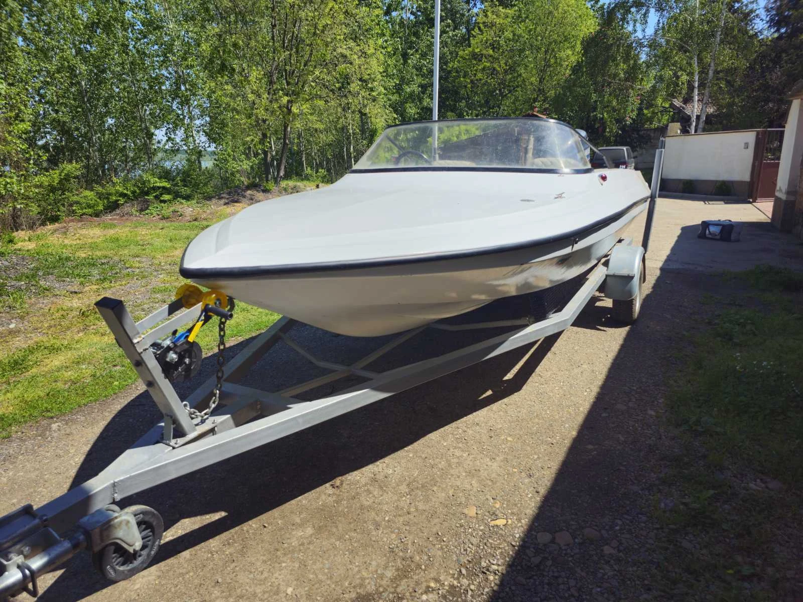 Моторна яхта Glastron CV - 21 - изображение 5