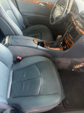 Mercedes-Benz E 220, снимка 12