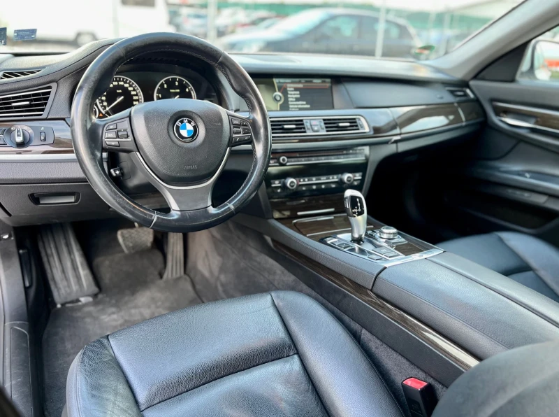 BMW 730 БЯЛА ПЕРЛА * NAVI * 2011 * Comfort * SPORT * TOP, снимка 10 - Автомобили и джипове - 47117337