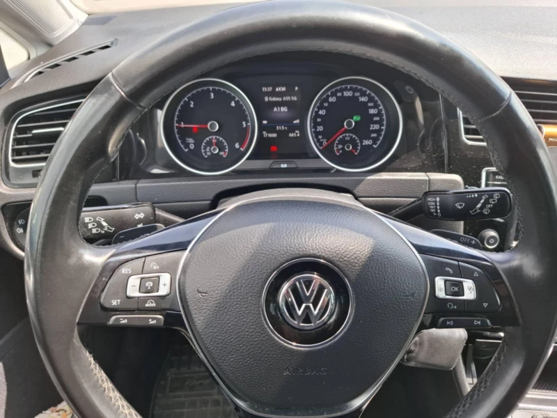 VW Golf, снимка 5 - Автомобили и джипове - 47666077