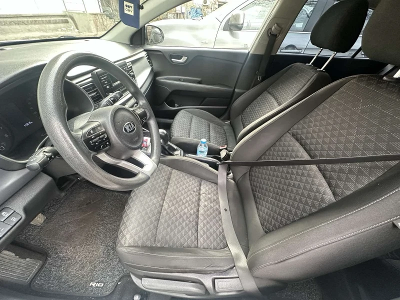 Kia Rio 1.4 i, снимка 5 - Автомобили и джипове - 48898346