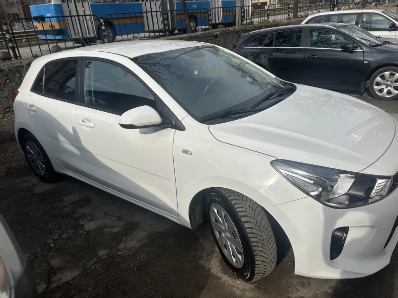 Kia Rio 1.4 i, снимка 3 - Автомобили и джипове - 48898346