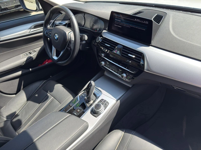 BMW 520 d X-Drive, снимка 13 - Автомобили и джипове - 49997639