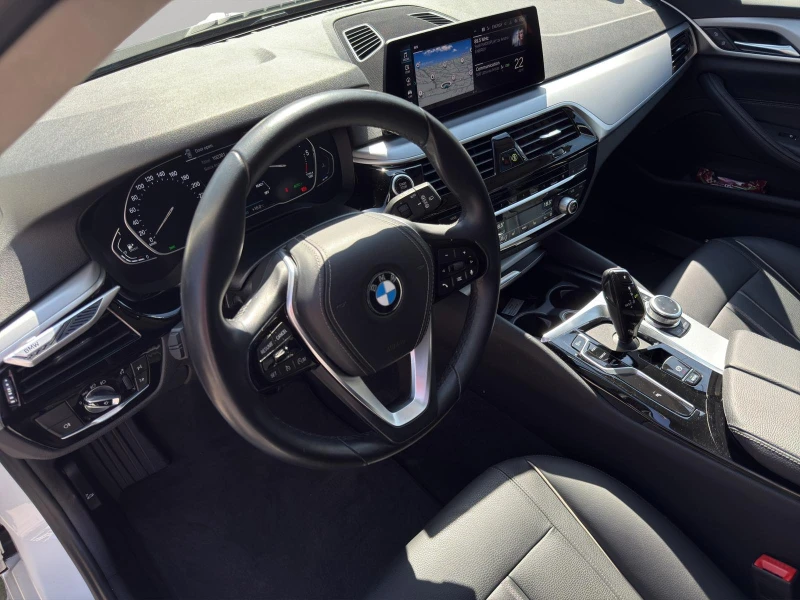 BMW 520 d X-Drive, снимка 10 - Автомобили и джипове - 49997639